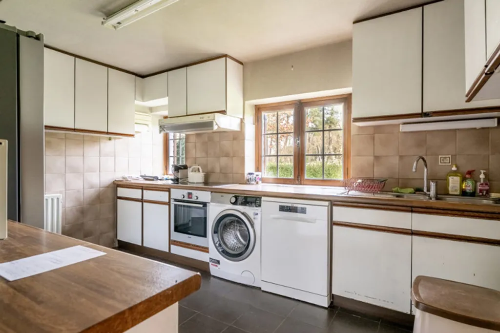 Cucina - Renovation-Ready House with Golf View in Knokke-Heist