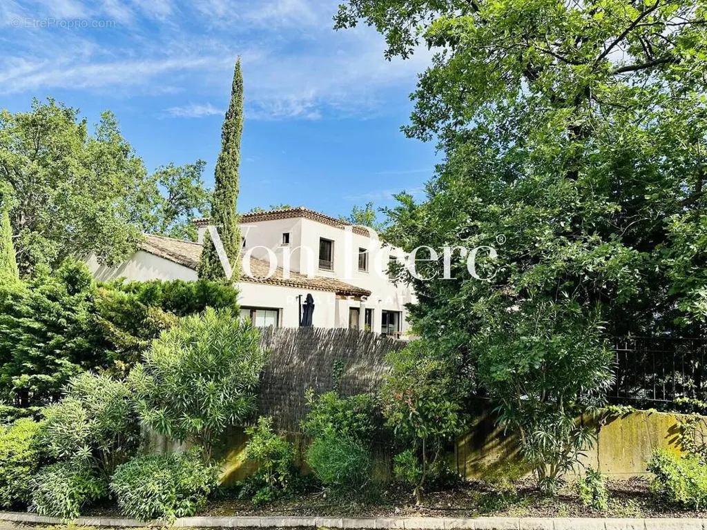 Extérieur - Maison Contemporaine avec Piscine à Rochefort-du-Gard