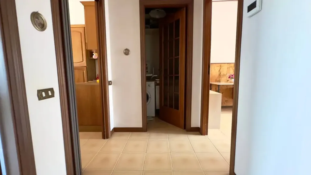 Entrée - Four-Bedroom Apartment with Balcony in Ancona