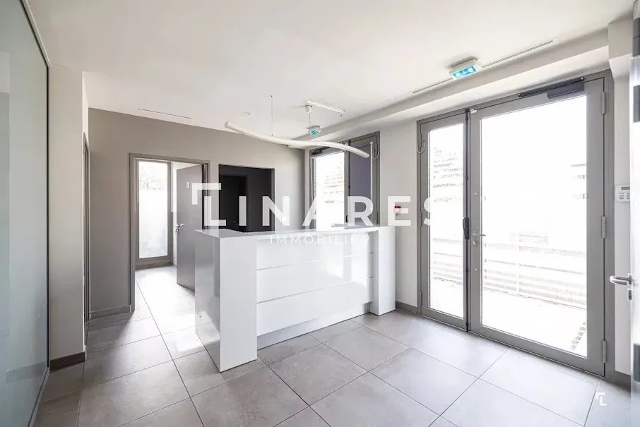 Hallway - Apartment with Terraces in Marseille's 8th Arrondissement