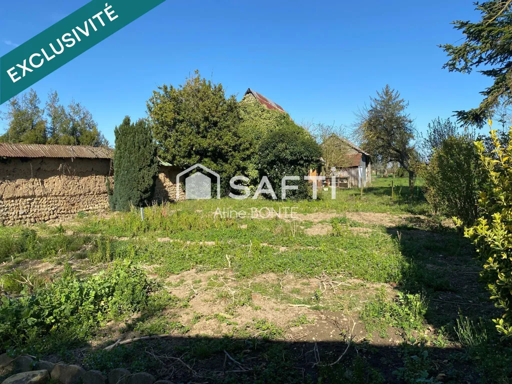 Giardino - Brick House with Outbuilding in Village Centre