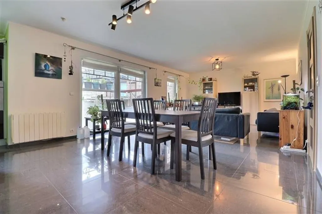 Salle à manger - Appartement avec Terrasse dans Résidence Récente à Wépion