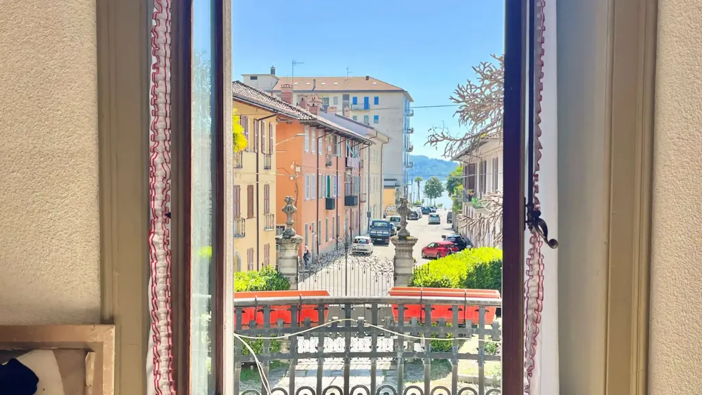 Balcony - Historic Villa with Private Garden in Intra
