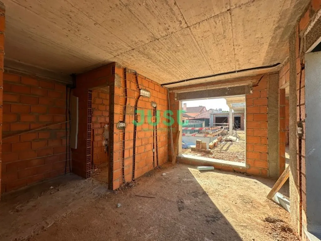 Toad - Detached House with Pool in Seixal