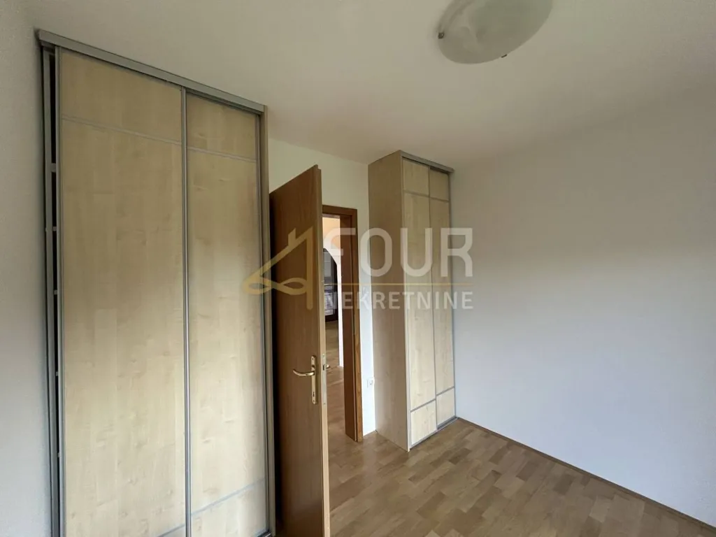 Pièces - Apartment with Pool in Baška