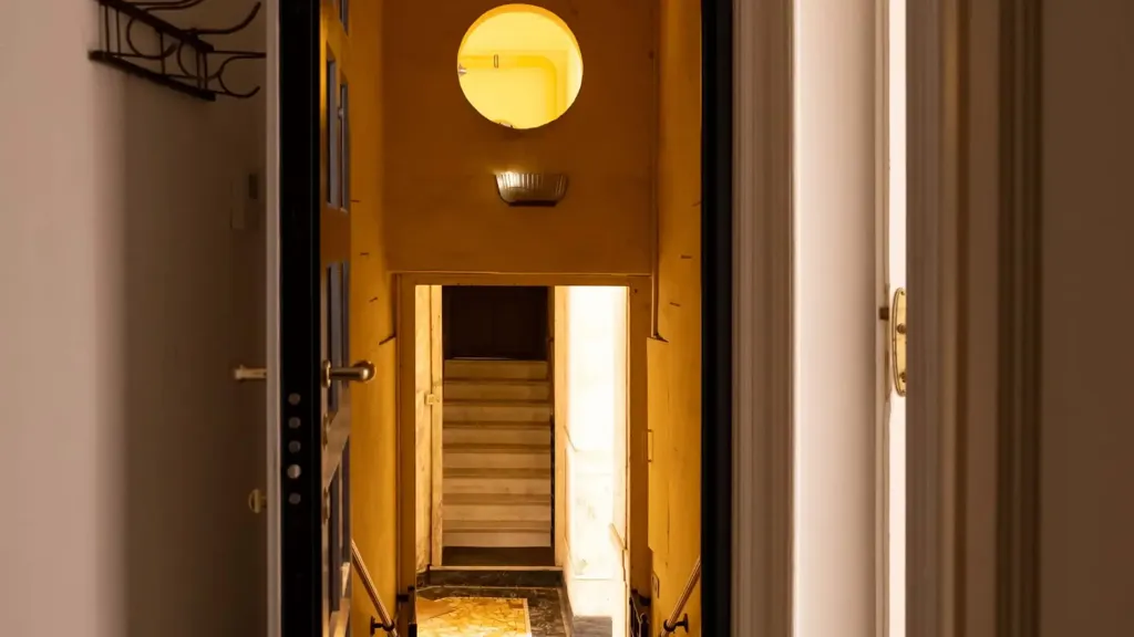 hallway_entrance