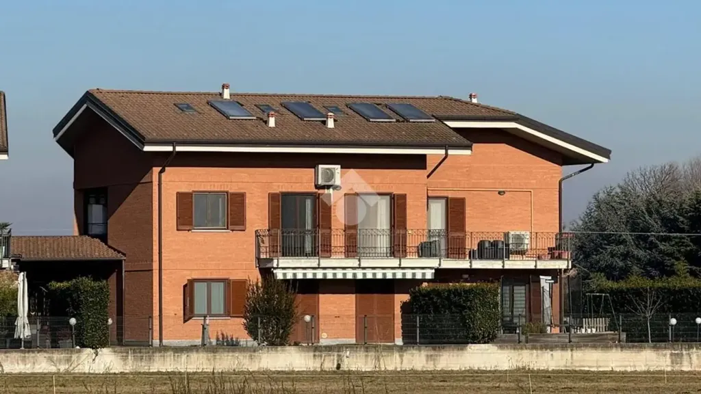 Välivaade - 5-Bedroom Apartment with Terrace in Rivalta di Torino