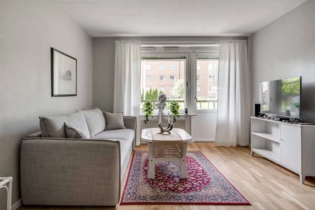 Elutuba - Apartment with Sunny Terrace in Popular Area