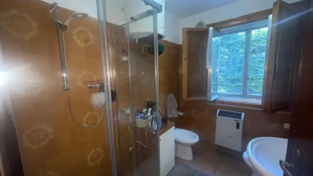 Salles de bain - Semi-Furnished Studio with Garden in Serramazzoni