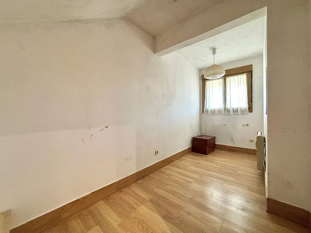 Toad - Two-Bedroom Flat with Garden in Errenteria