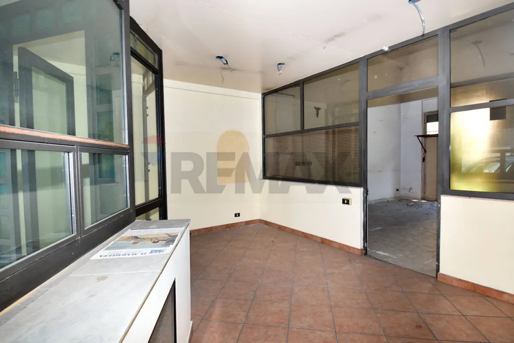 Pièces - Commercial Space with Garden in Giarre