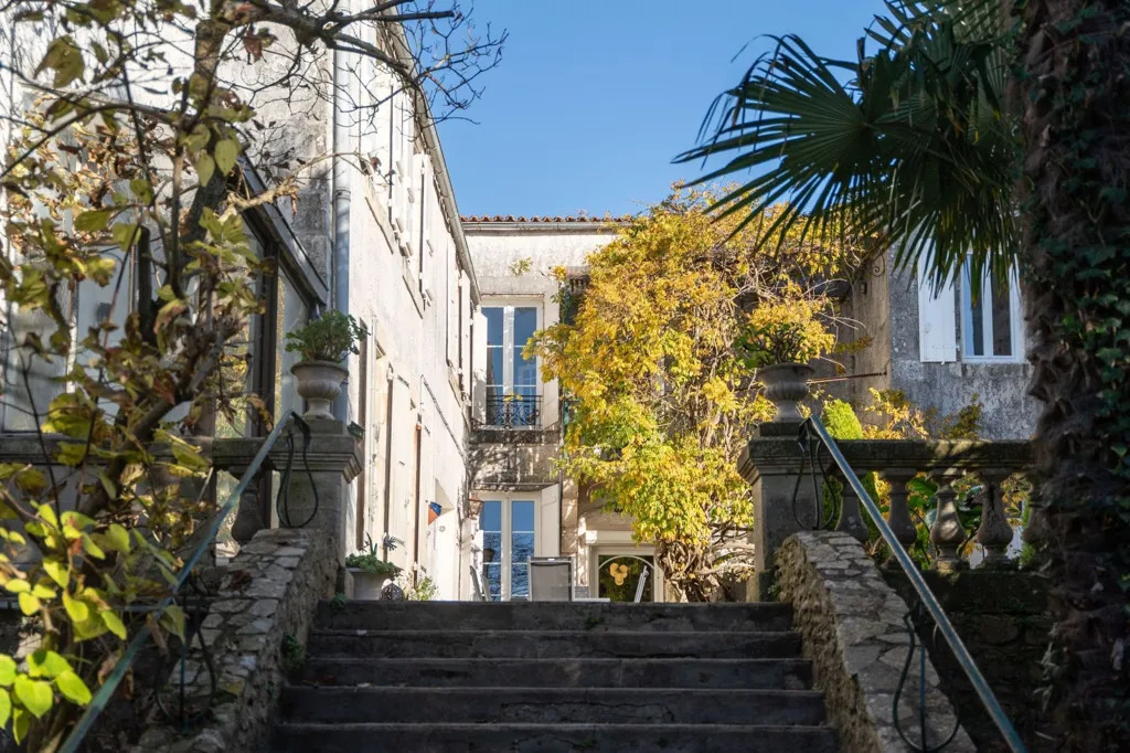 Pièces - Maison de Luxe avec Terrasse à Marennes