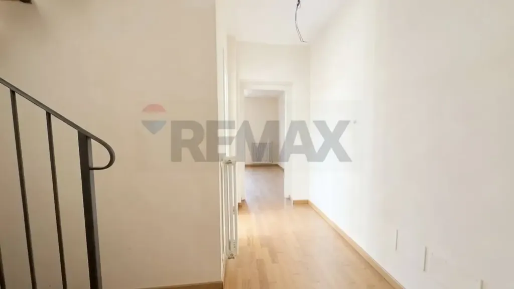 Toad - Rustic Duplex with Box in Novellara