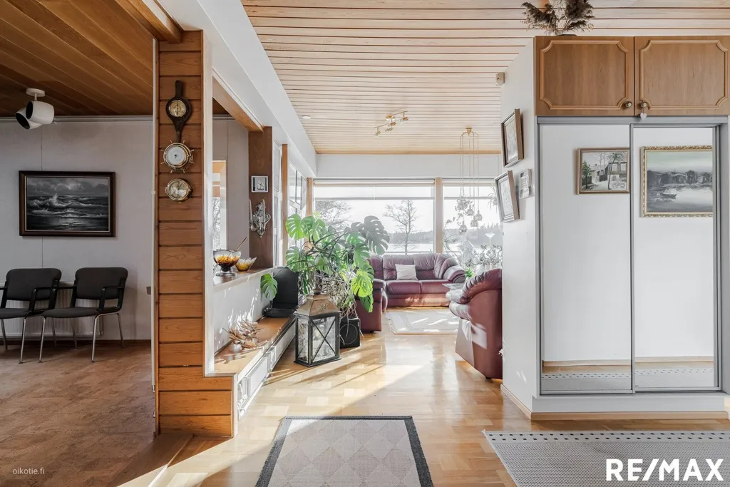 Séjour - Beachfront House with Private Shore in Hirvensalo