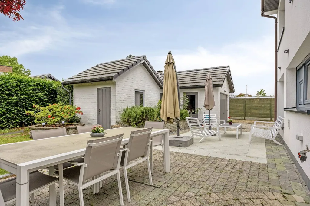 Terrass - 3-Bedroom House with Terrace in Eeklo Centre