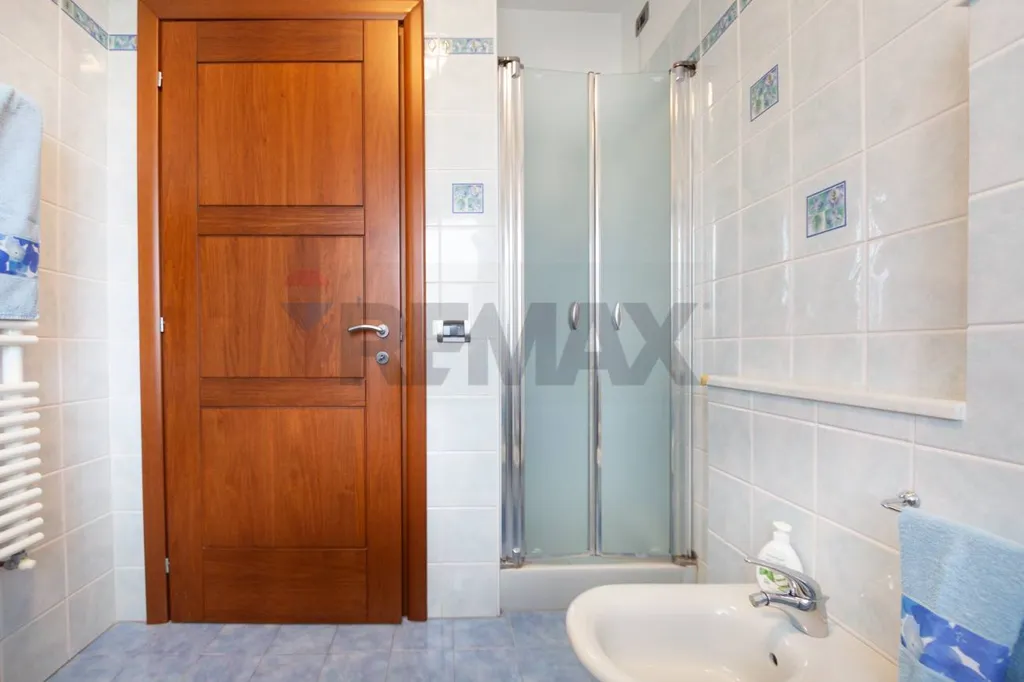 Salles de bain - Contemporary Villa near Montecilfone Coast