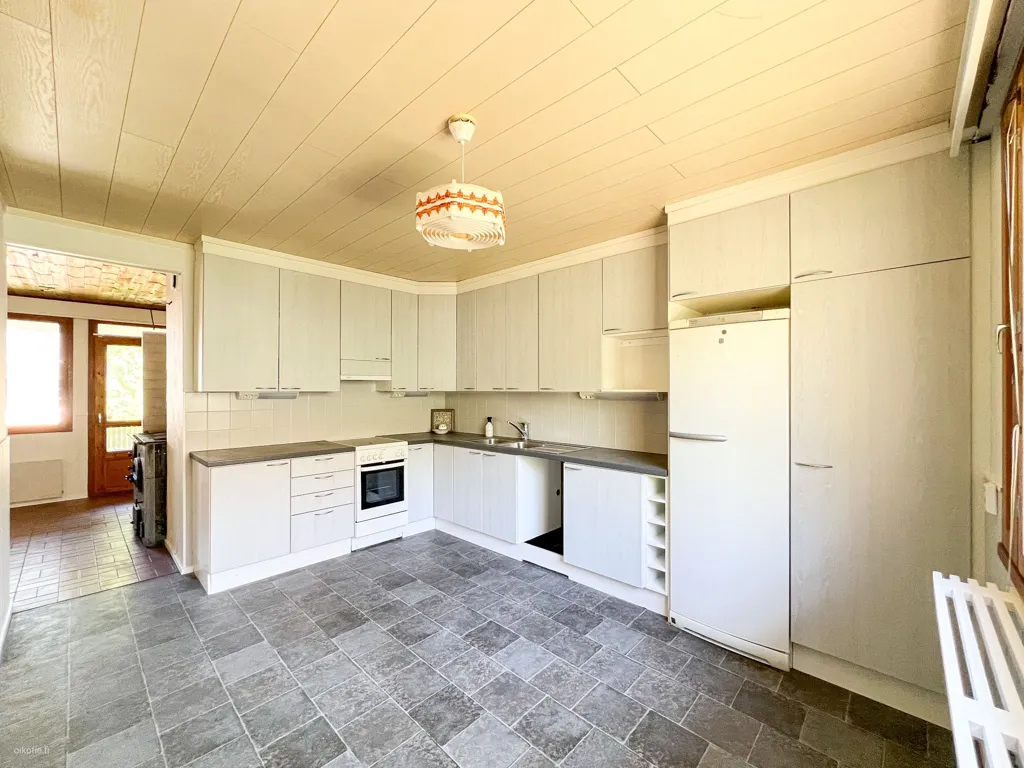 Cuisine - Three-Bedroom House with Sauna in Espoonkartano