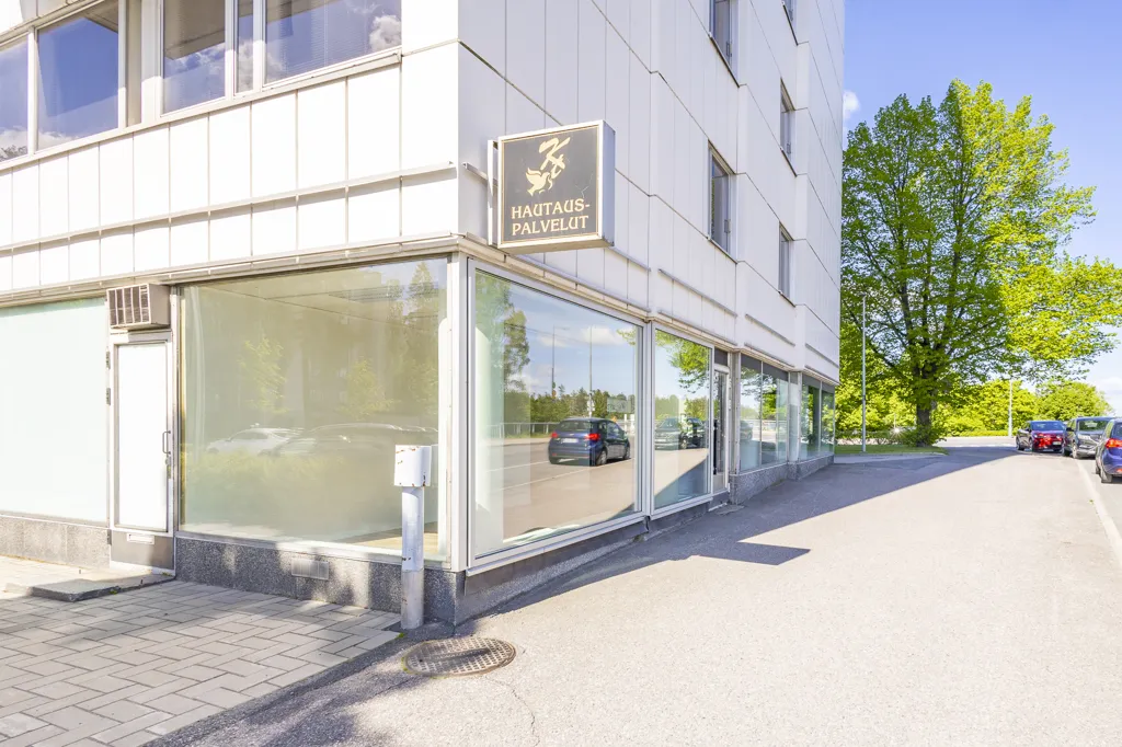 Extérieur - Commercial Space in Hyvinkää's Centre