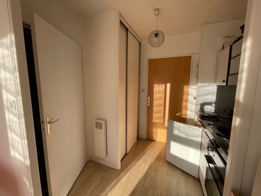 Cuisine - Studio Meublé avec Parking à Brest