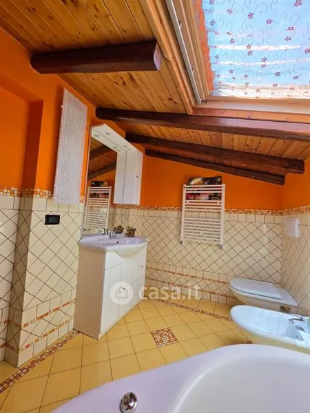 Vannitoad - Bright Mansard Apartment with Terrace in Belpasso