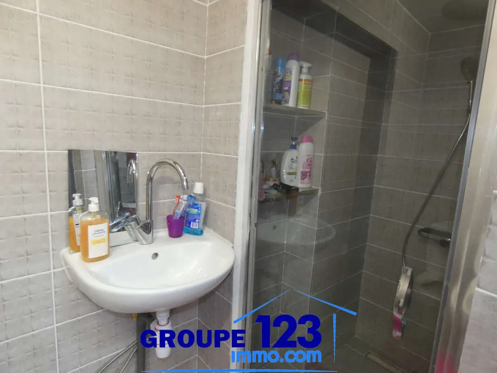 7-toaline maja asukohas Migennes