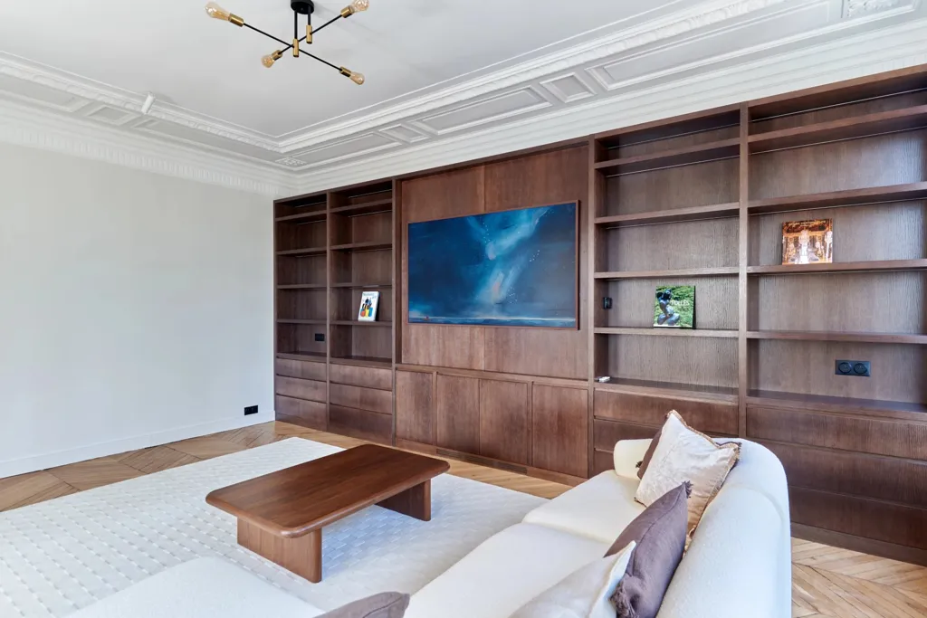 Séjour - Appartement Rénové avec Vue sur la Tour Eiffel à Paris 16e