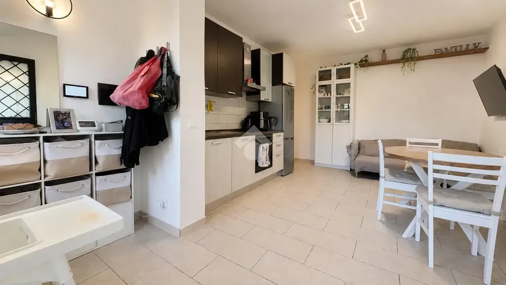 Cuisine - Ground Floor Trilocale with Garden in Anzio
