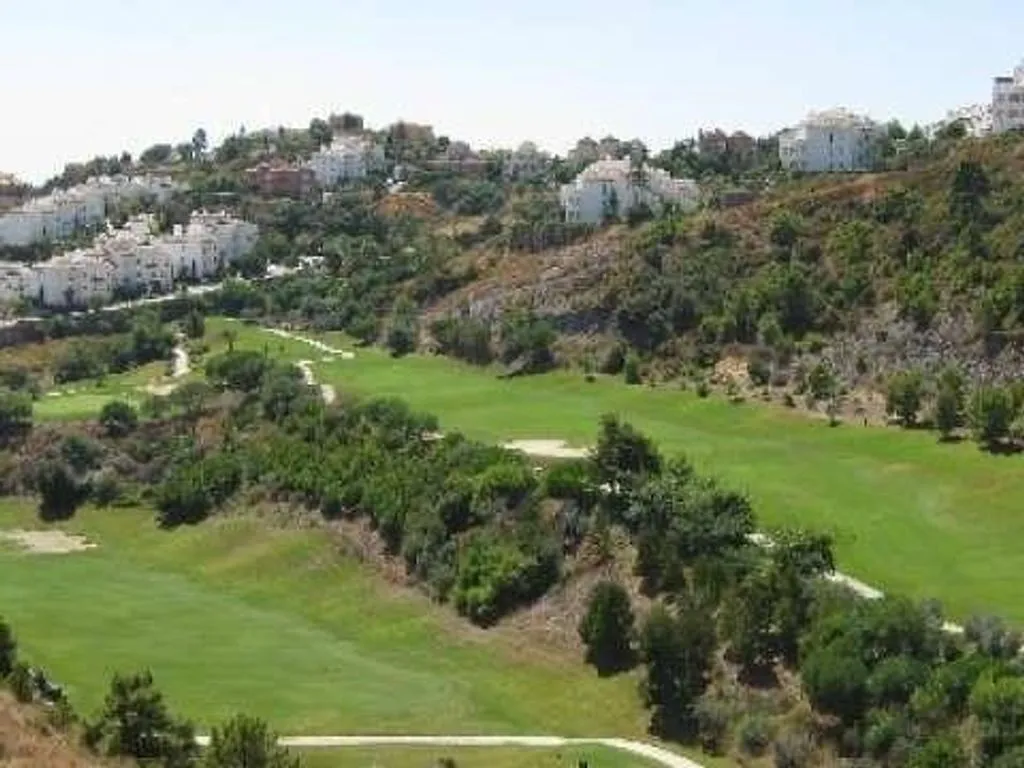 Aed - South-Facing Villa with Infinity Pool in Marbella