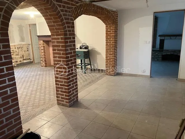 Pièces - Maison à Rénover dans Village Calme à Leuze