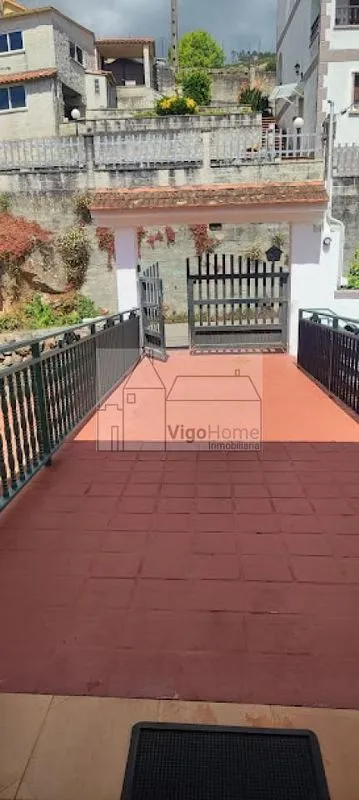 Terrace - Chalet with Garden and Garage in Moaña