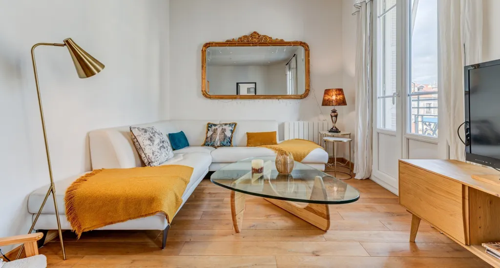 Elutuba - Renovated 2-Bedroom Apartment in Nice Centre