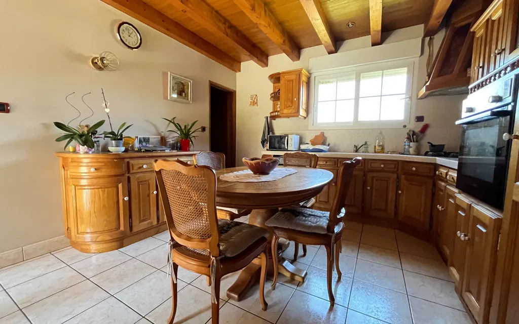 Cuisine - Maison de Prestige en Pierre avec Tour à Aubin