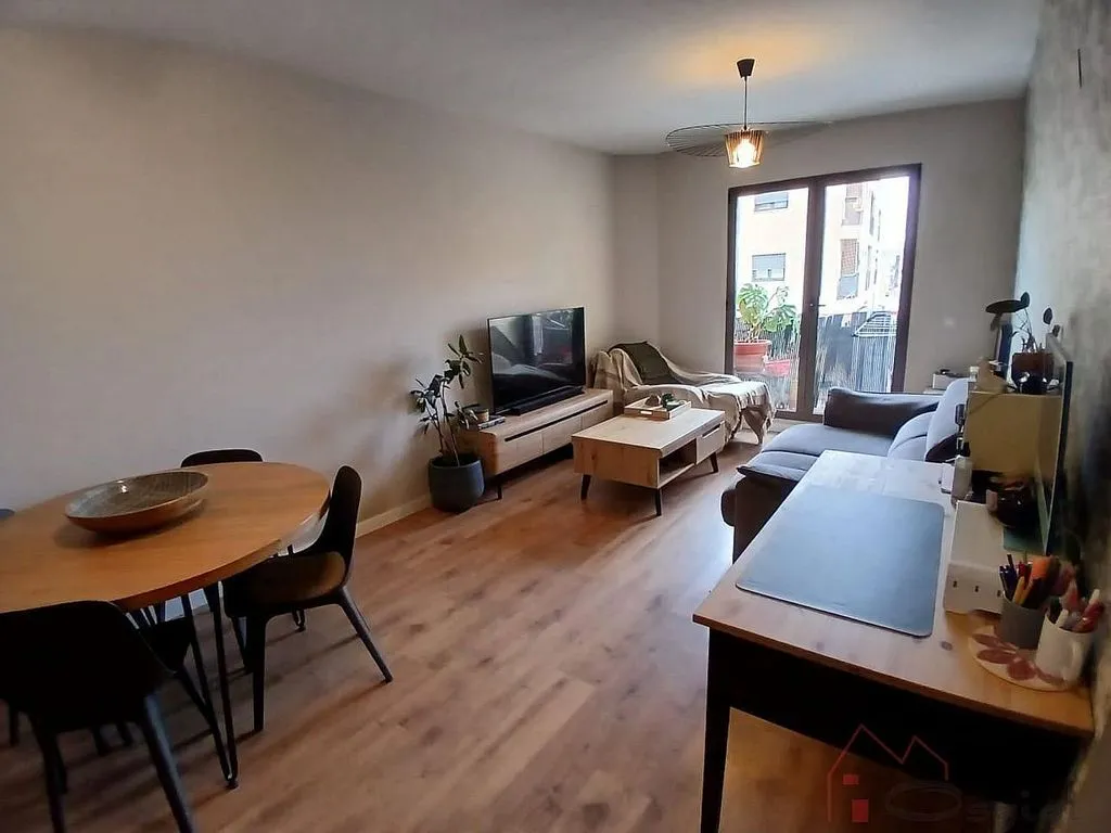 Elutuba - Spacious Apartment with Balcony in Alcàsser