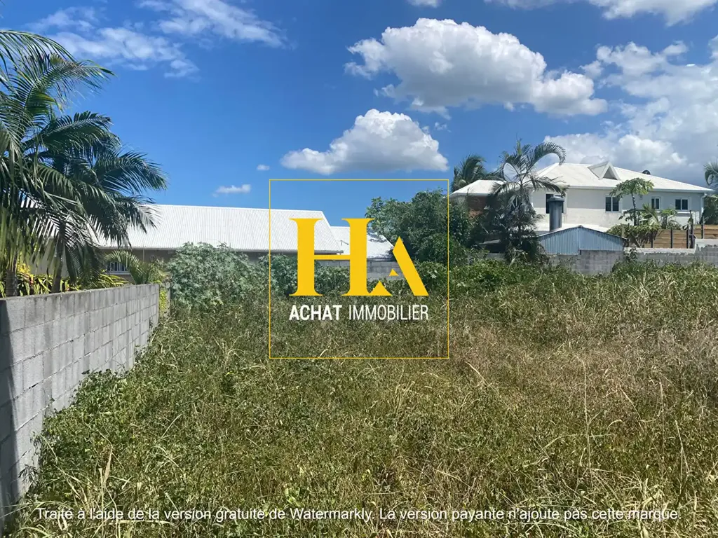 Aed - Buildable Plot with Garden in St Louis
