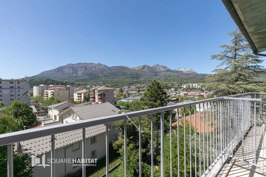 Balcon - Appartement 3 Pièces avec Vue Montagne à GAP