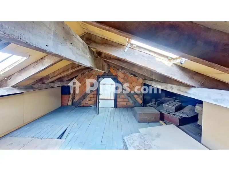 Pièces - Apartment for Renovation with Trunk in Santander