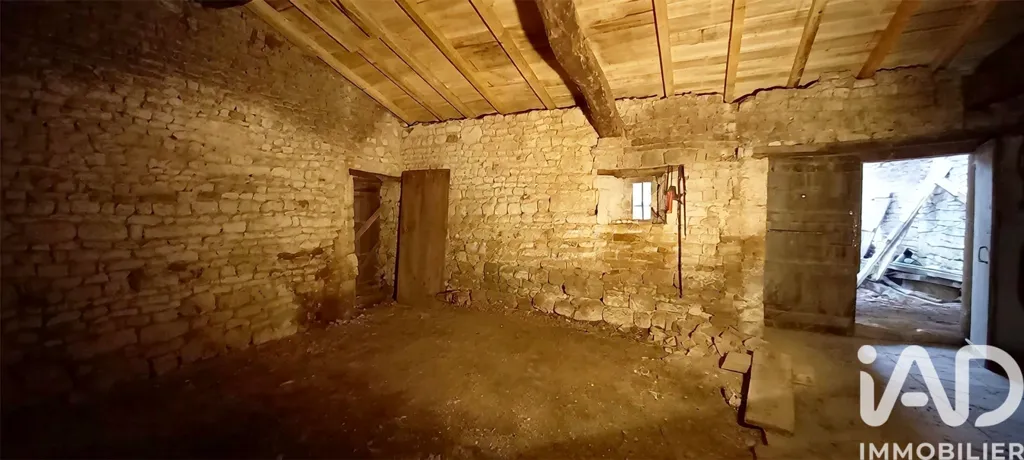 Stanze - Longère with Renovation Potential in Nère