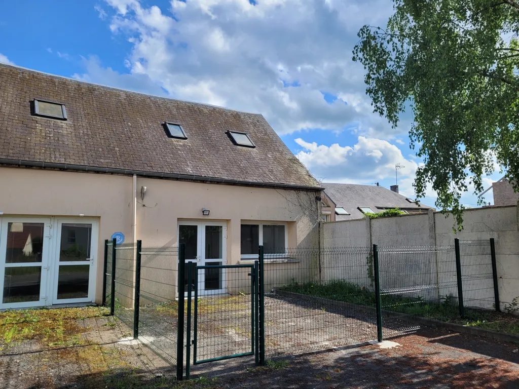 Jardin - Maison Rénovée avec Cour à Equillemont