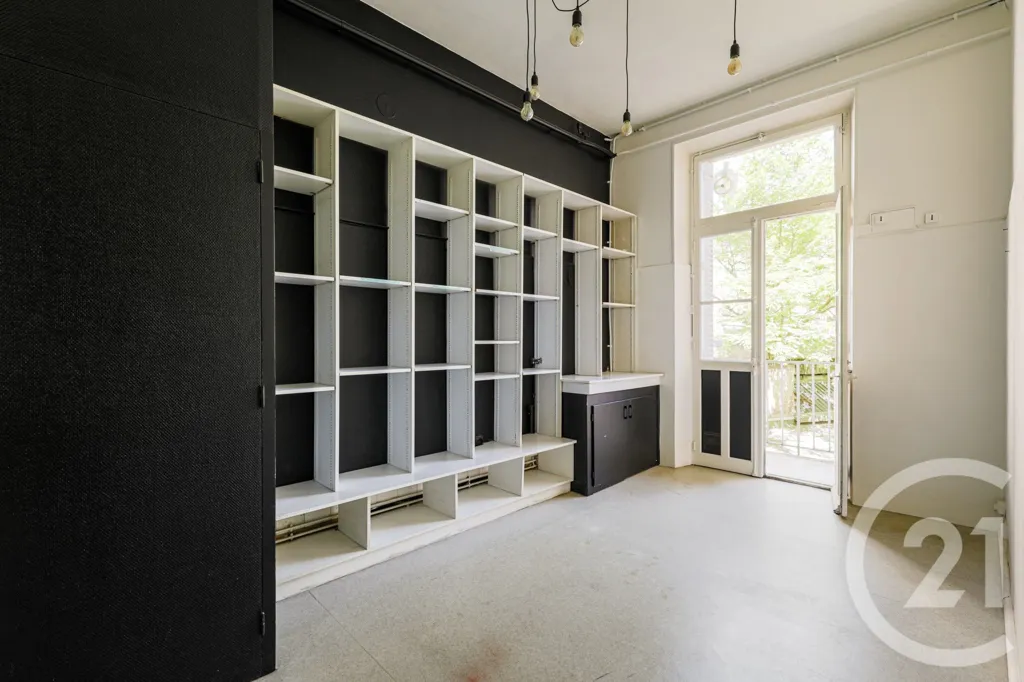 Studio - 6-Piece Flat with Balcony in Grenoble