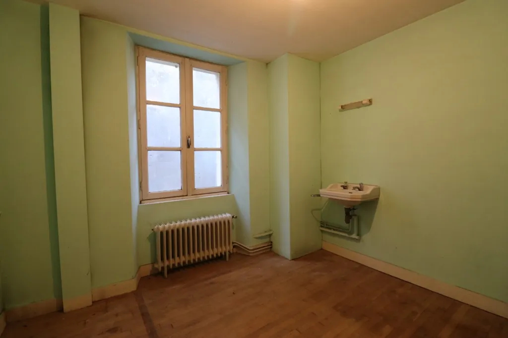 Rooms - Historic House with Commercial Space in Magnac-Laval