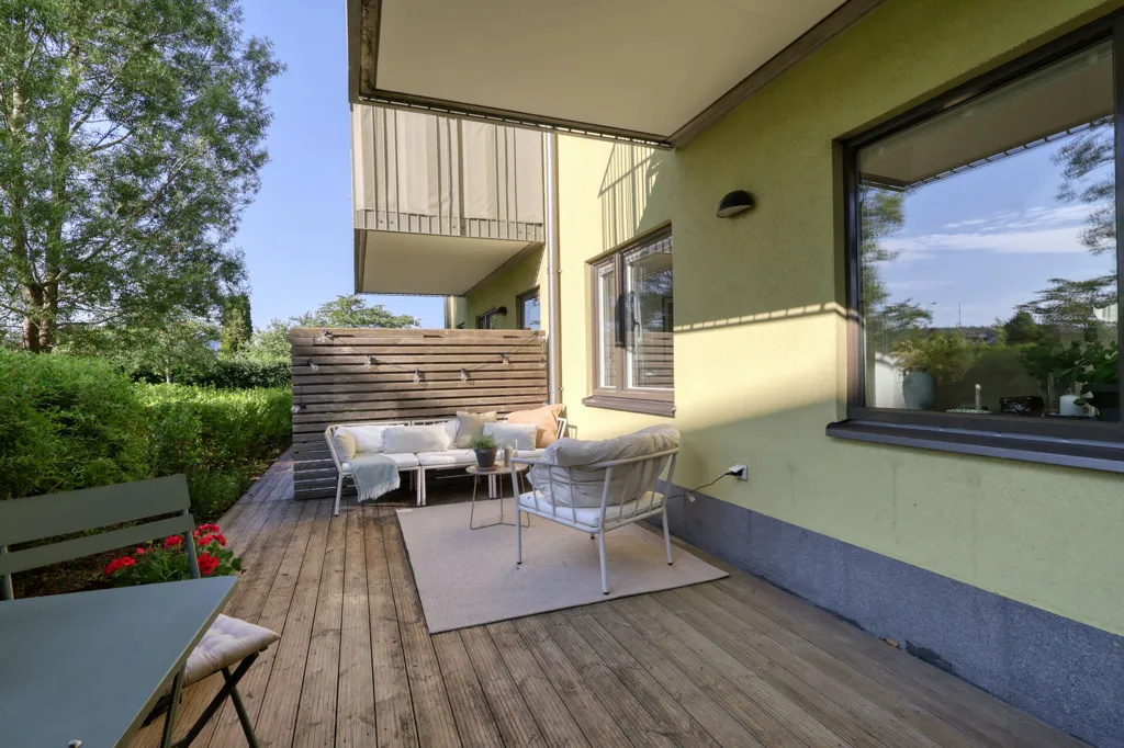 Terrace - Apartment with West-Facing Terrace in Göteborg