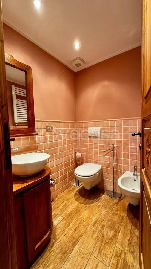 Salles de bain - Rustic-Style Apartment with Balcony in Bardonecchia