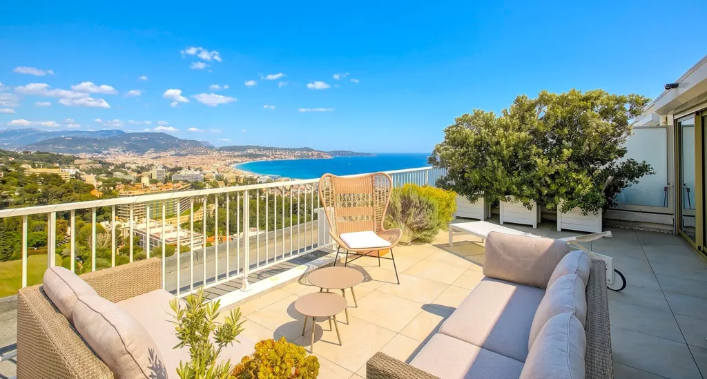 Balcon - Duplex avec Vue Panoramique sur l'Océan à Nice