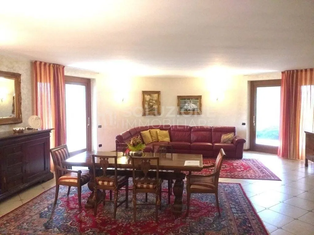 Salle à manger - Luxury Villa with Private Garden in Foresto Sparso