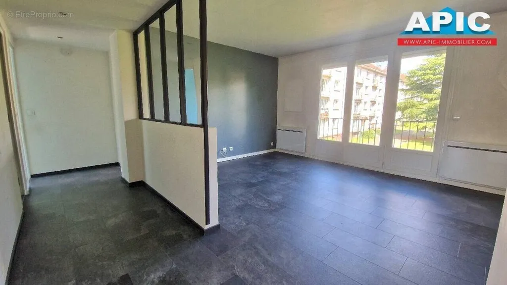 Pièces - Appartement 4 Pièces en Copropriété à Groslay