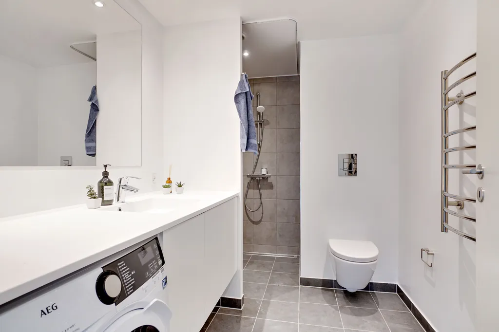 Baños - Three-Room Apartment with Balcony in Frederikssund