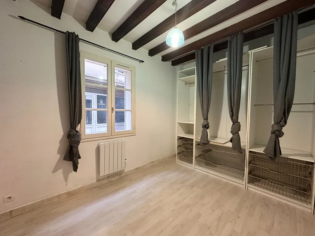 Toad - 2-Bed Apartment with Private Courtyard in Chartres