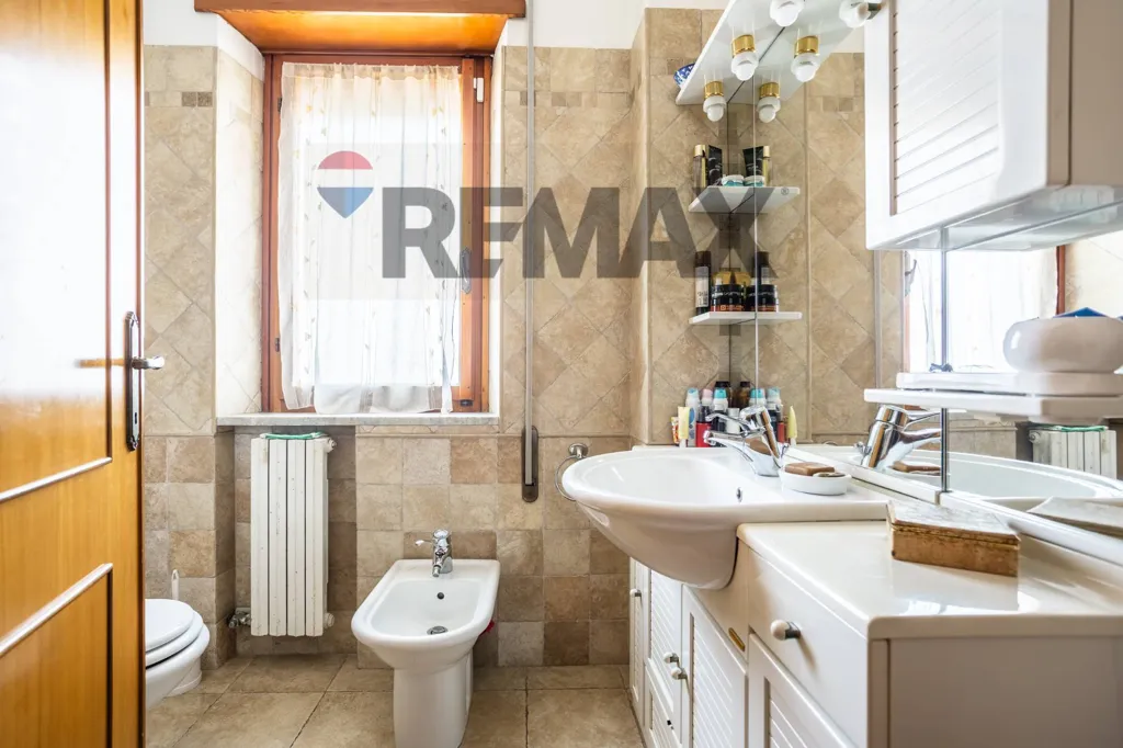 Salles de bain - Duplex Apartment with Terrace in Monterotondo