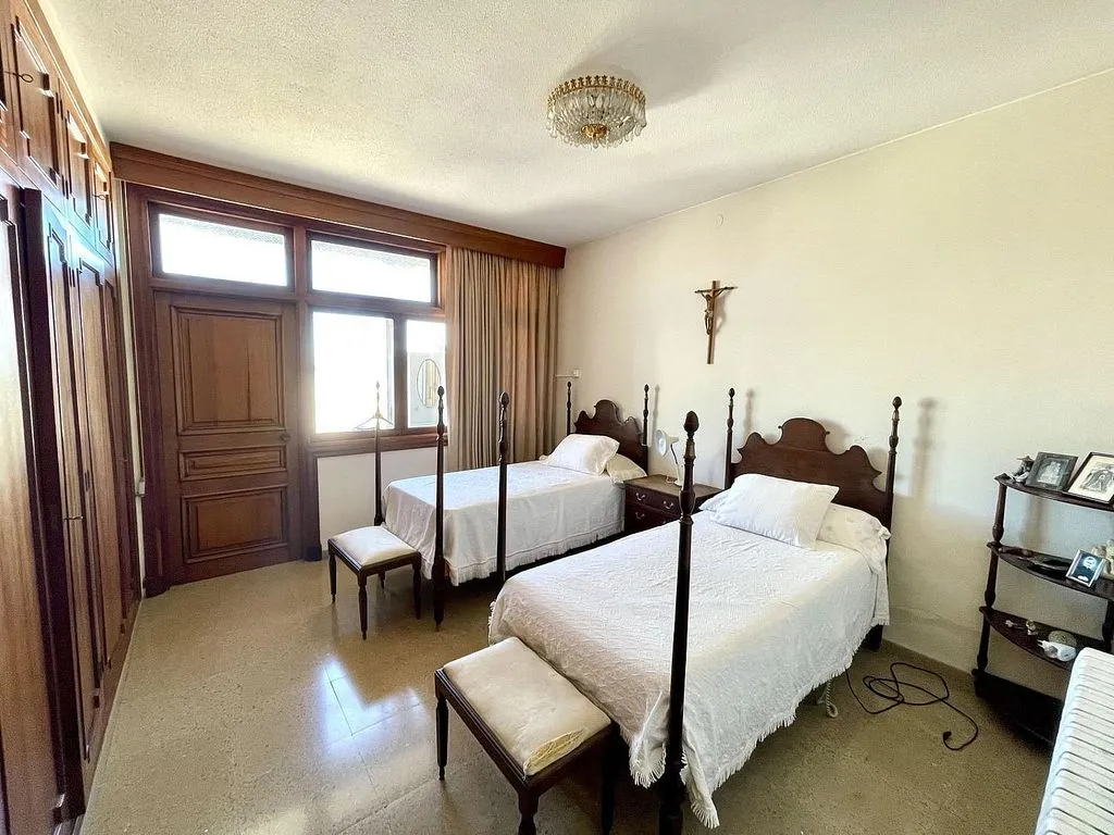 Chambres - Apartment with Terrace in Maó Centre