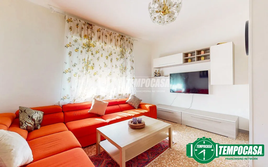 Séjour - Spacious Apartment with Balcony in Valenza